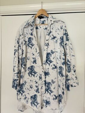 Tie-Dye Button-Front Shirt Jacket - White & Navy